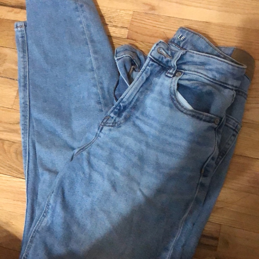 american eagle high rise mom jeans new, just too small for me.